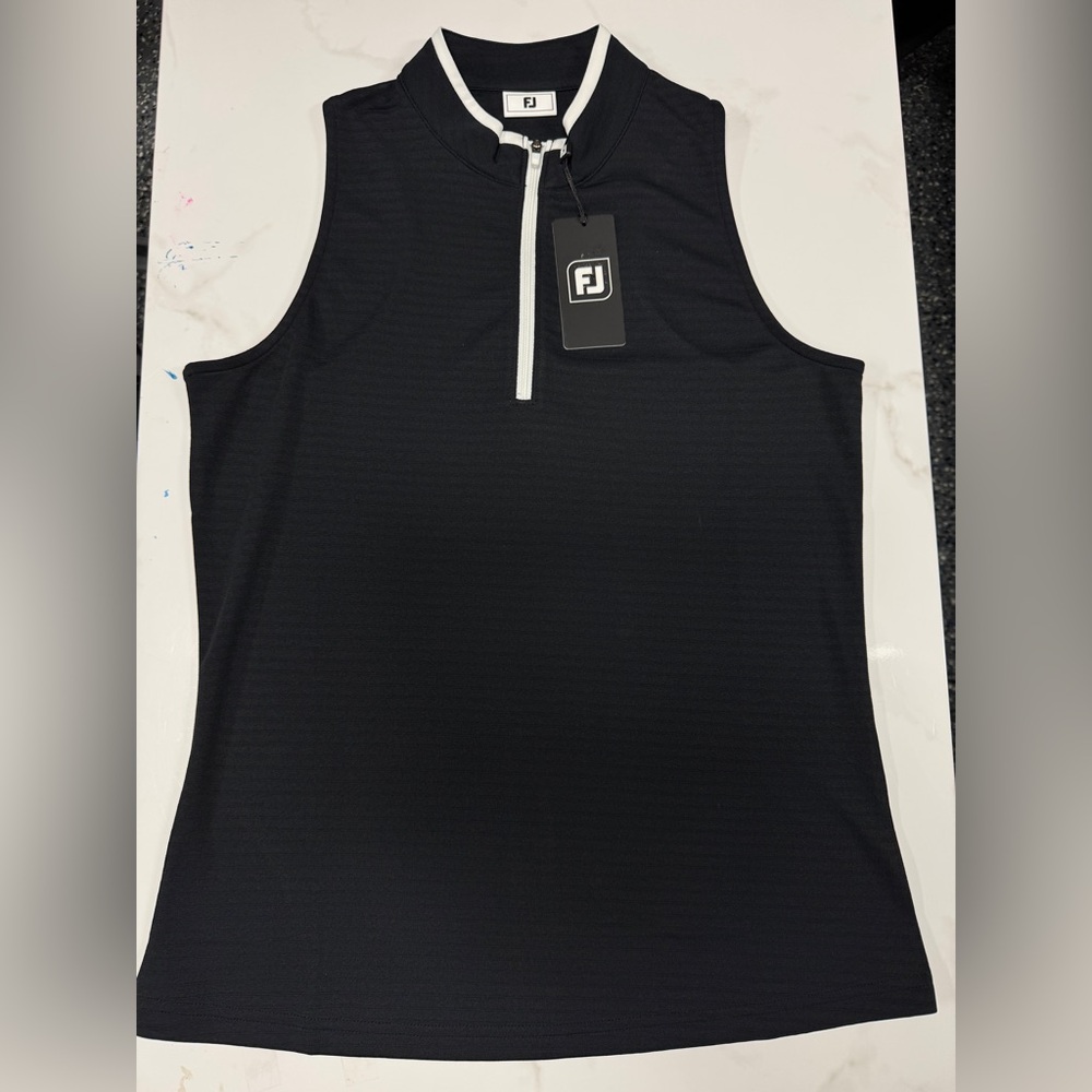 FootJoy - Women’s Small - Black 1/4 Zip Sleeveless - NEW